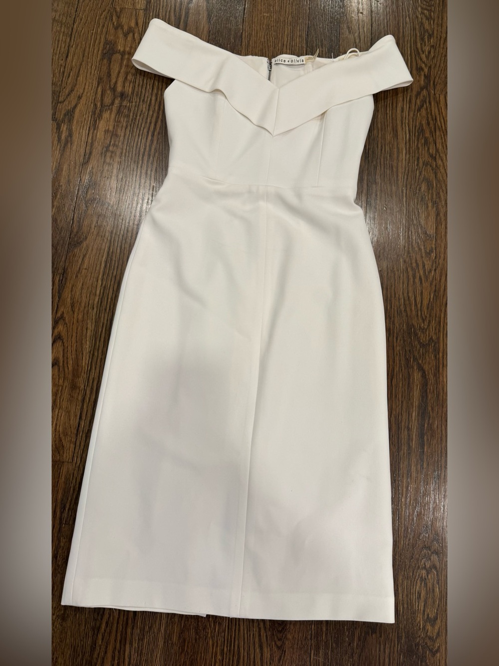 Alice + Olivia Luana Off The Shoulder Dress Size 0 Retail $349